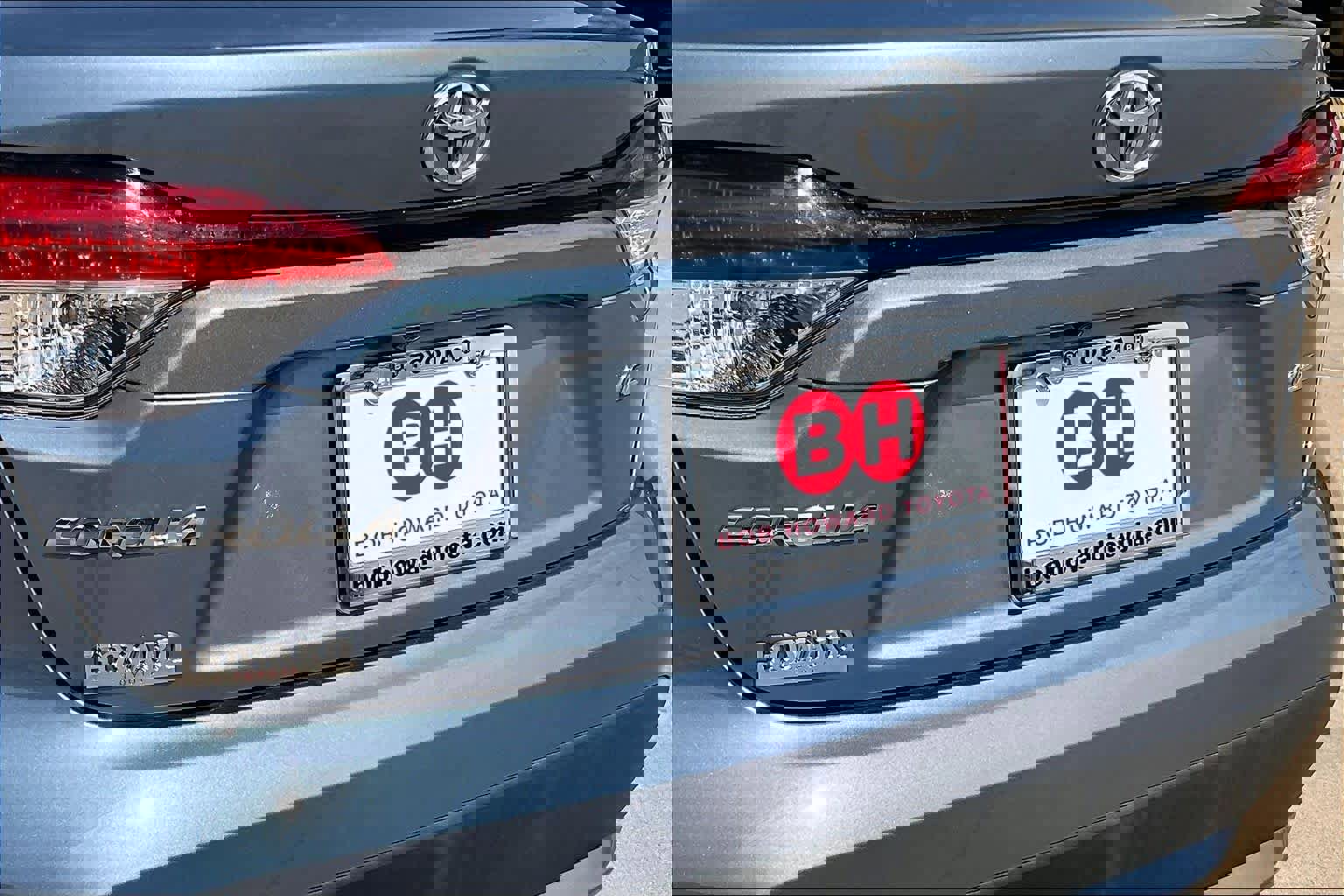 Used 2022 Toyota Corolla LE image 29