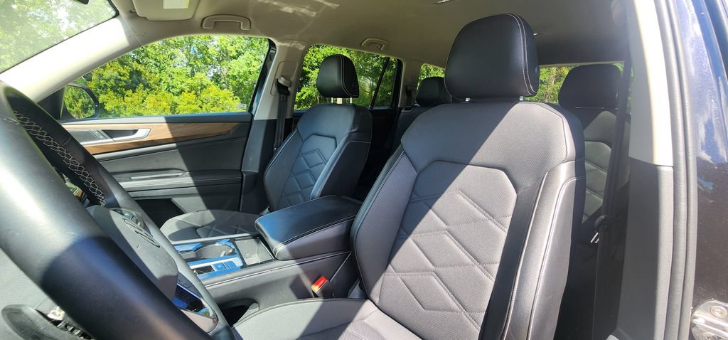 Used 2025 Volkswagen Atlas SE AWD/4WD image 14