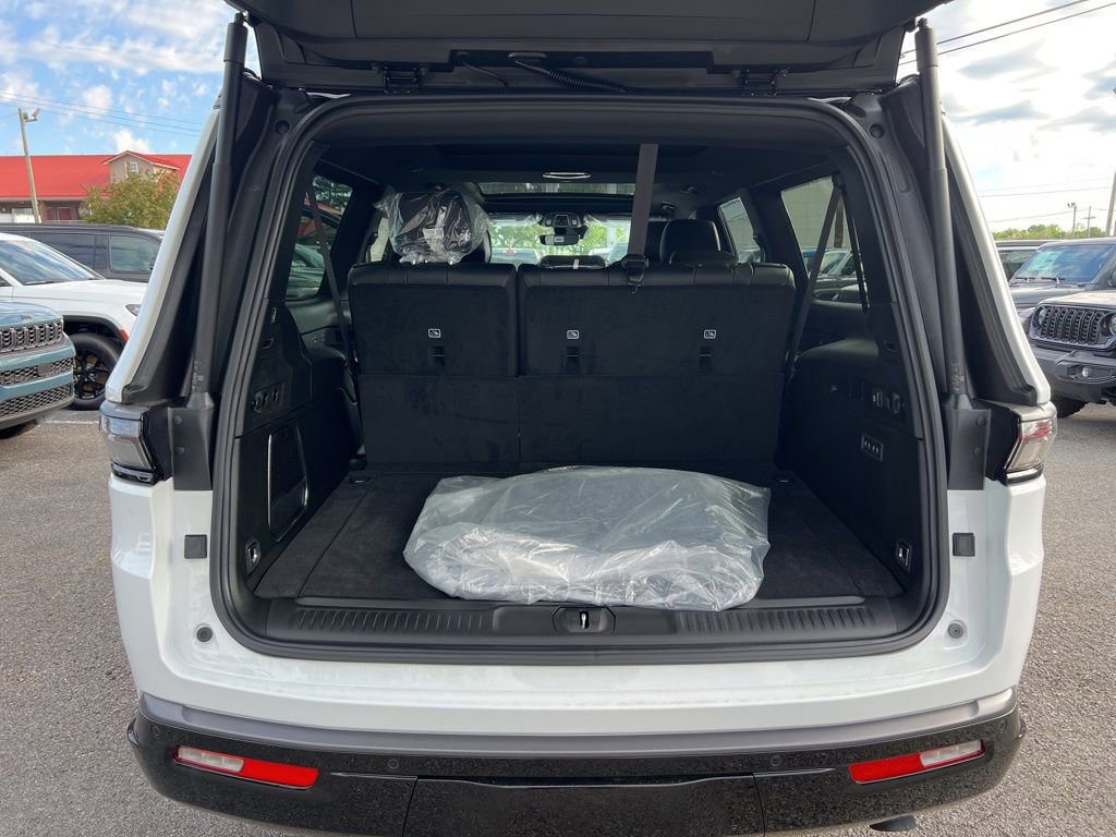 New 2026 Jeep Grand Wagoneer L 4WD image 12