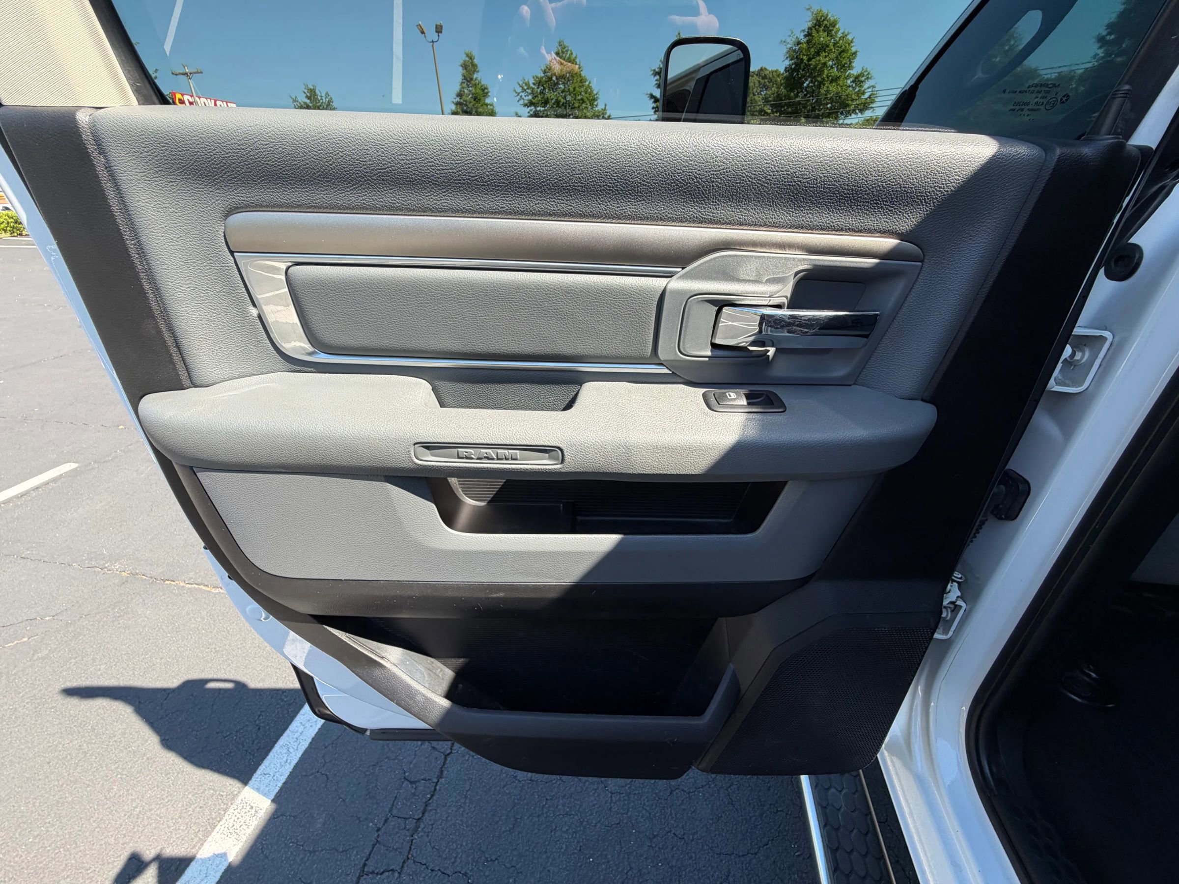 Used 2017 RAM 3500 Big Horn AWD/4WD image 18