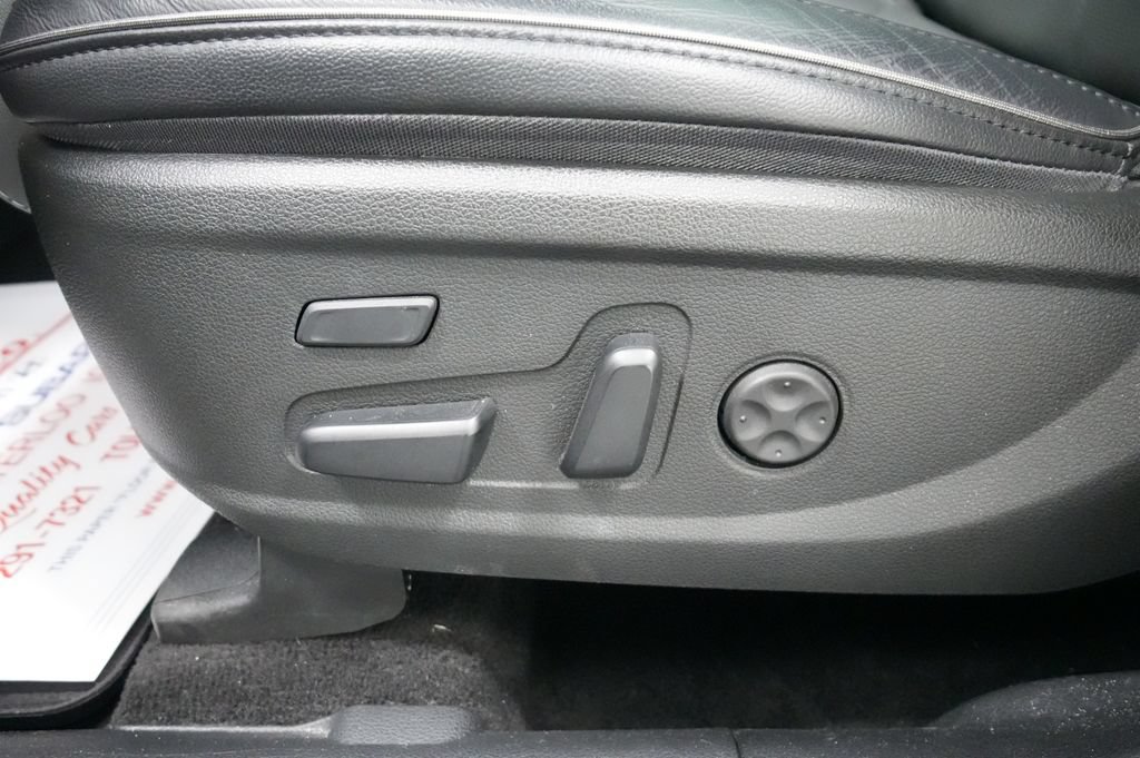 Used 2022 Hyundai Santa Fe Limited AWD/4WD image 16