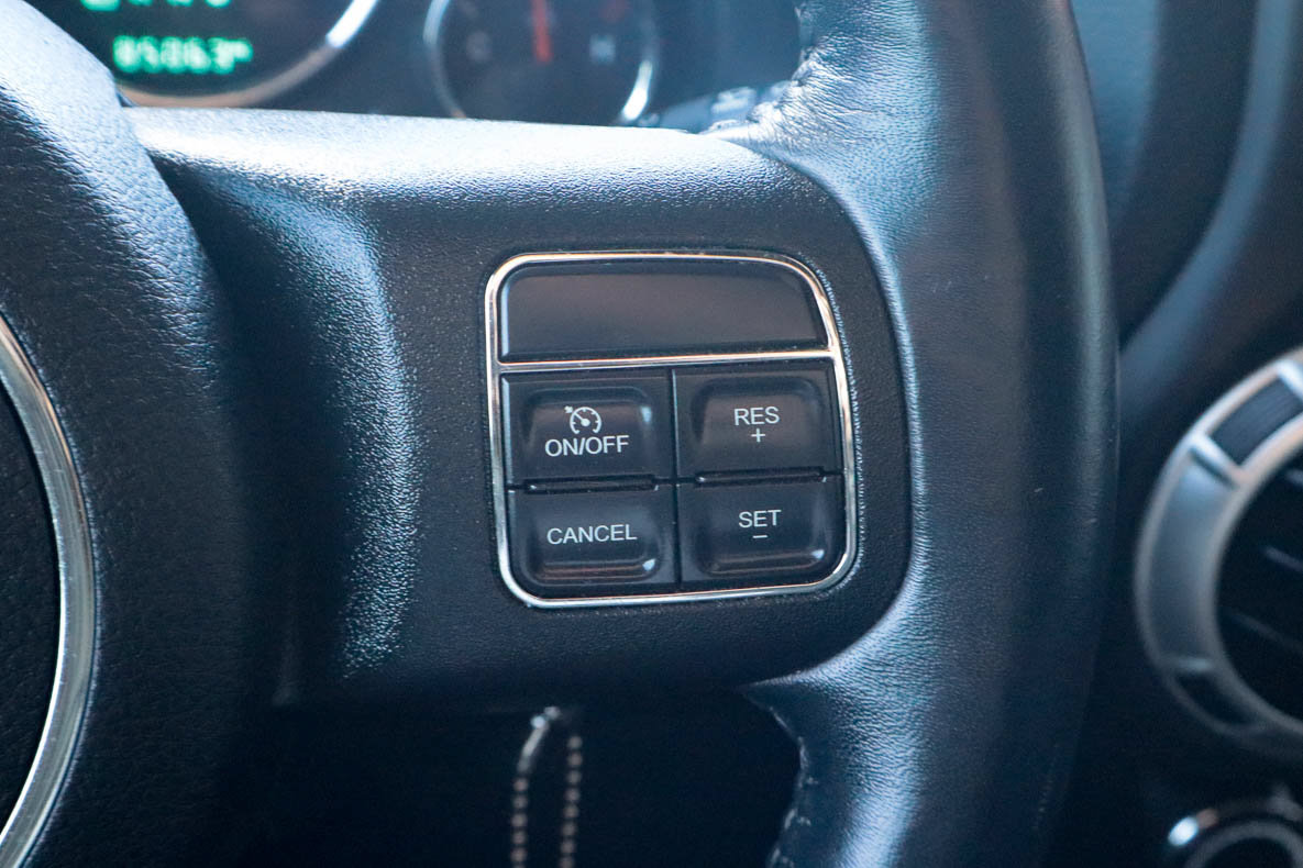 Used 2017 Jeep Wrangler Unlimited Rubicon w/ Connectivity Group AWD/4WD image 27