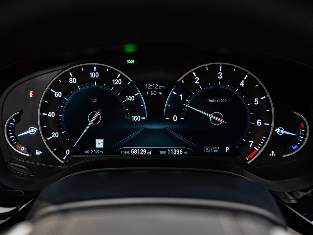 Used 2019 BMW 540i w/ Convenience Package RWD image 30