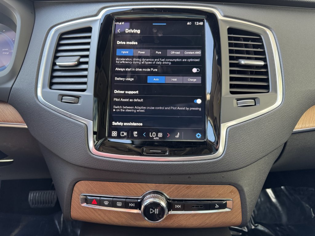 Used 2024 Volvo XC90 T8 Core w/ Protection Package Premier image 22