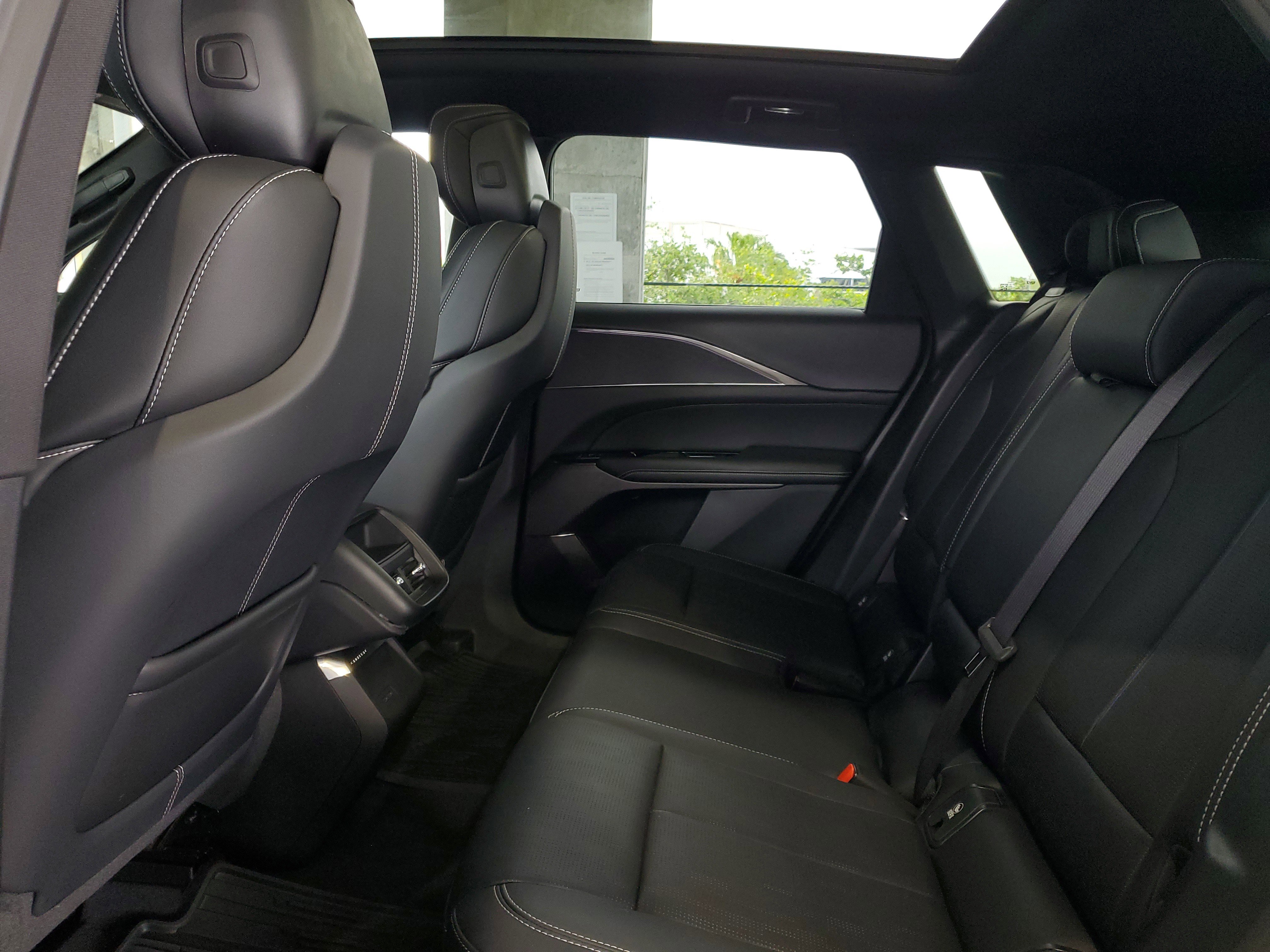 Used 2024 Cadillac Lyriq Luxury image 9
