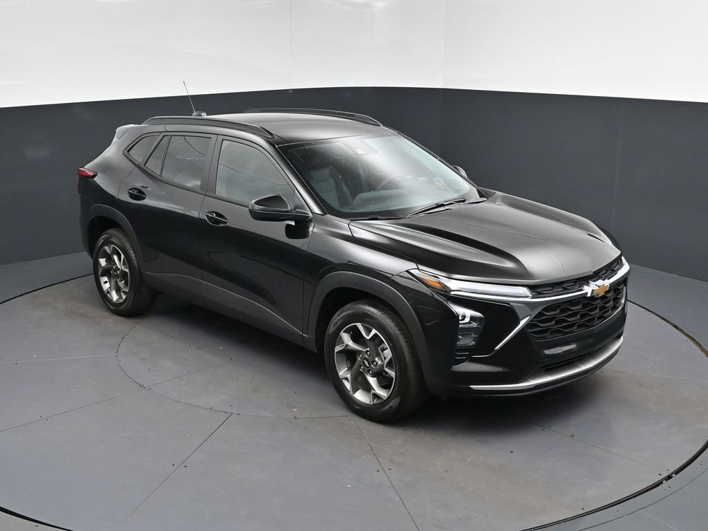 New 2026 Chevrolet Trax LT w/ LT Convenience Package FWD image 1