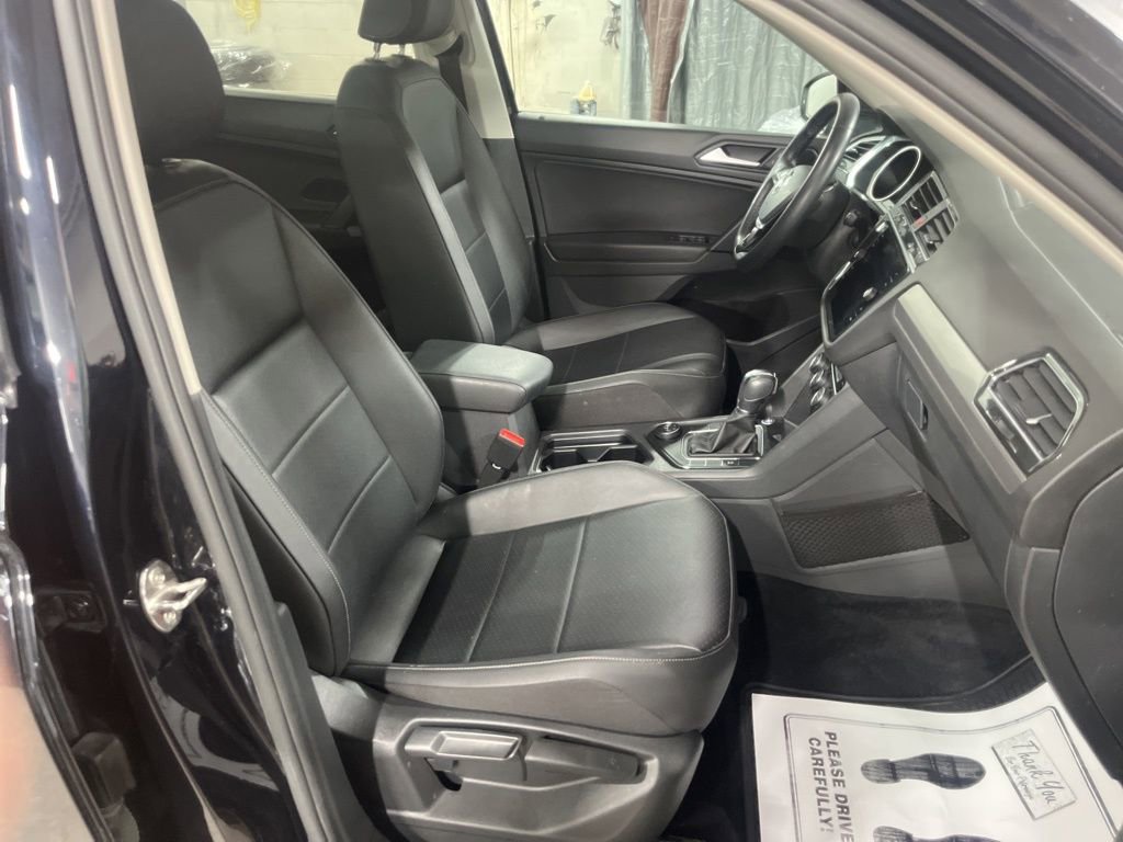 Used 2019 Volkswagen Tiguan SE w/ Panoramic Sunroof Package image 15