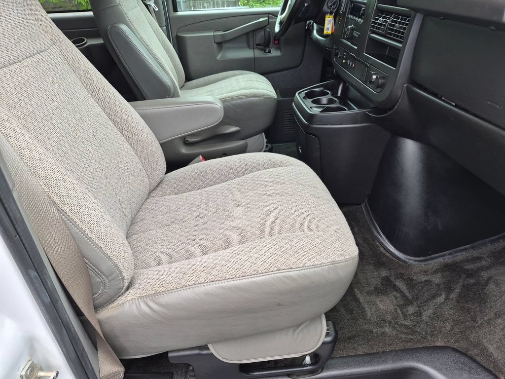Used 2018 Chevrolet Express 3500 LT w/ LT Preferred Equipment Group RWD image 24