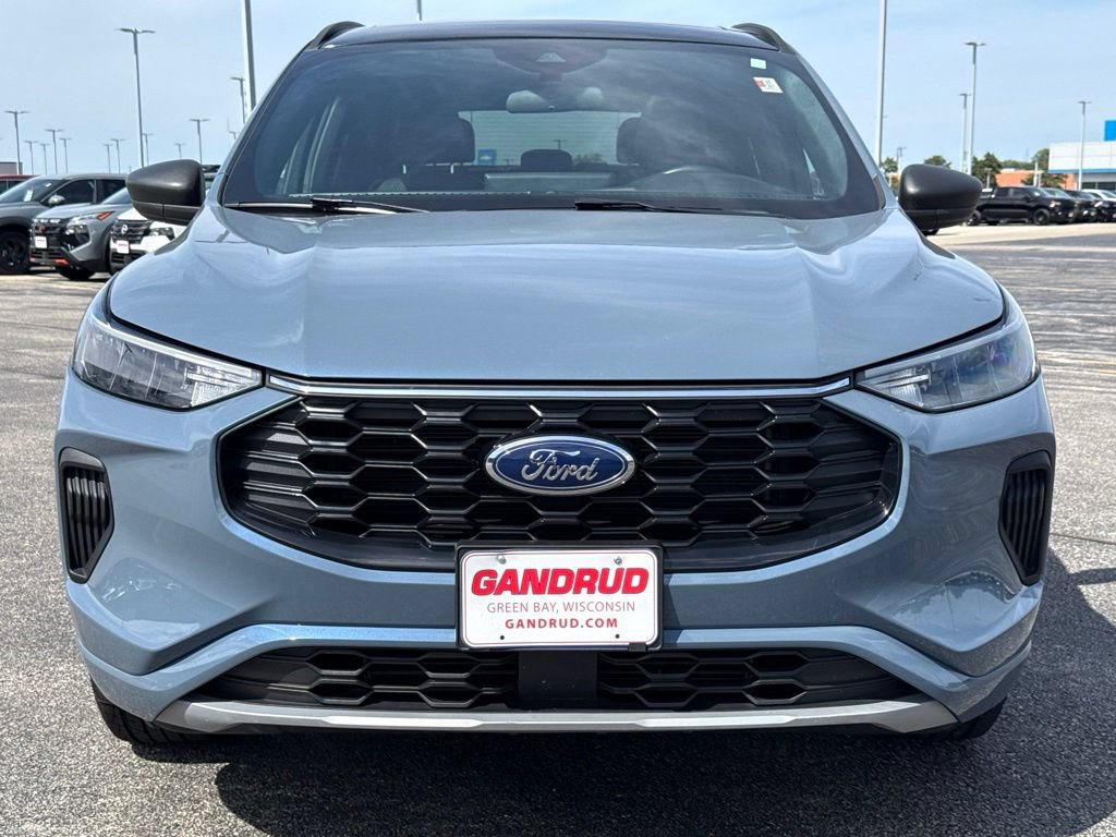 Used 2024 Ford Escape ST-Line w/ Tech Pack #1 AWD/4WD image 3