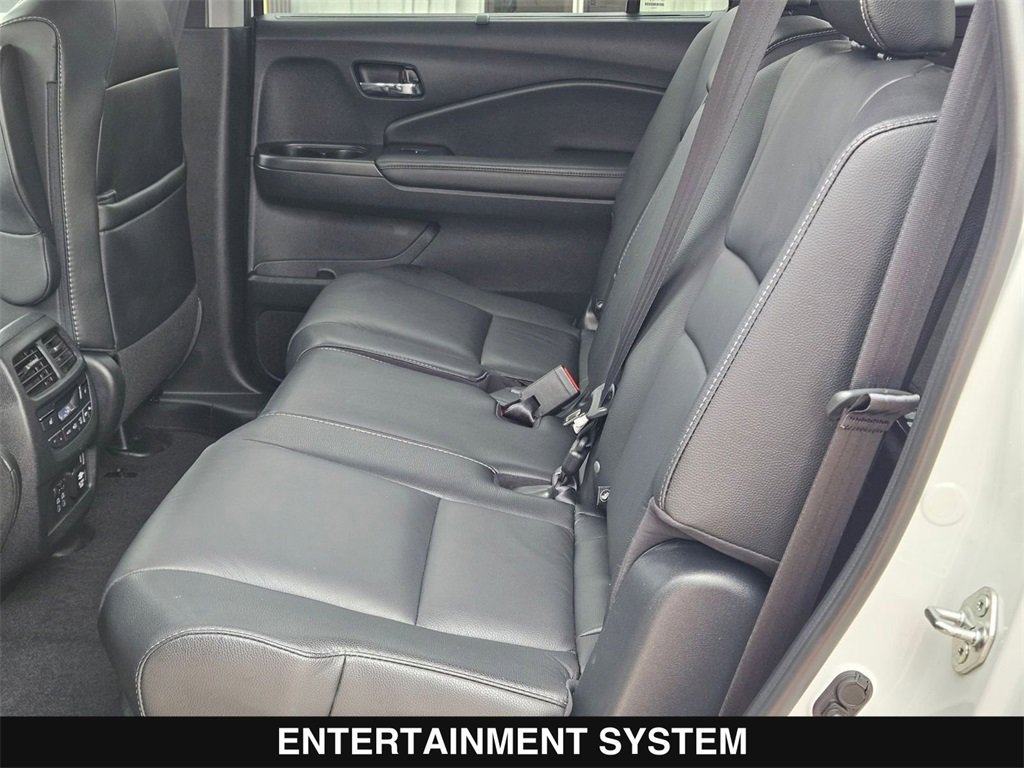 Used 2022 Honda Pilot Touring image 17