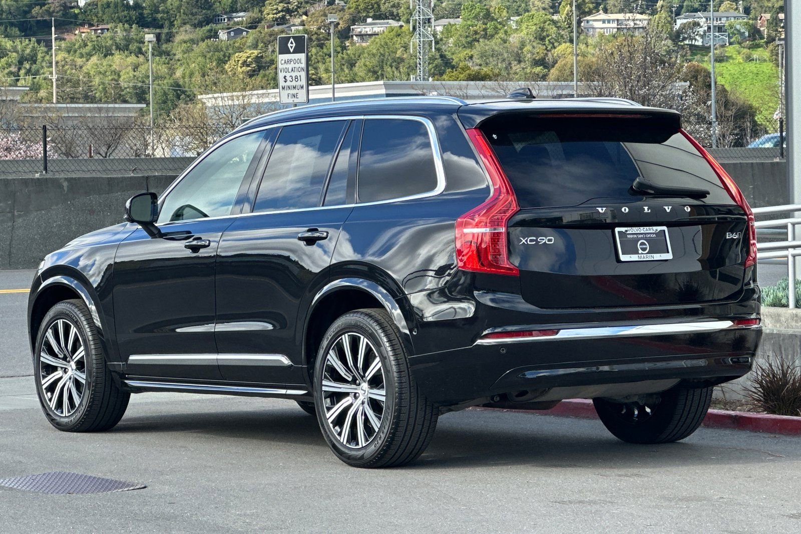 Certified 2025 Volvo XC90 B6 Plus image 7