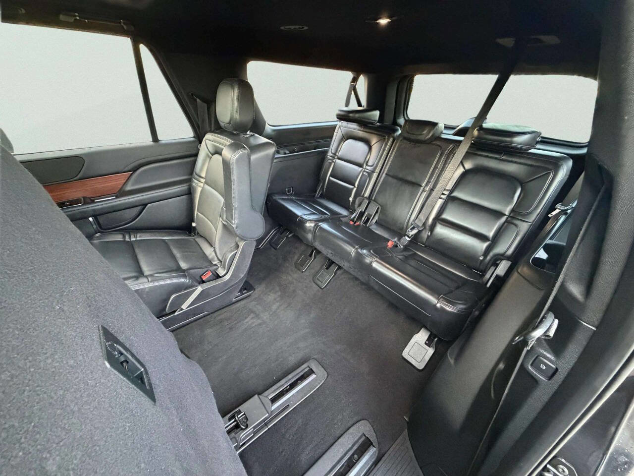 Used 2020 Lincoln Navigator L Reserve image 22