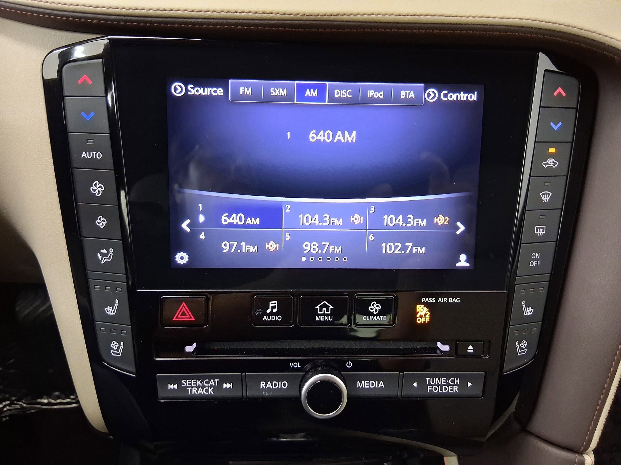 Used 2019 INFINITI QX50 Essential w/ Sensory Package image 30