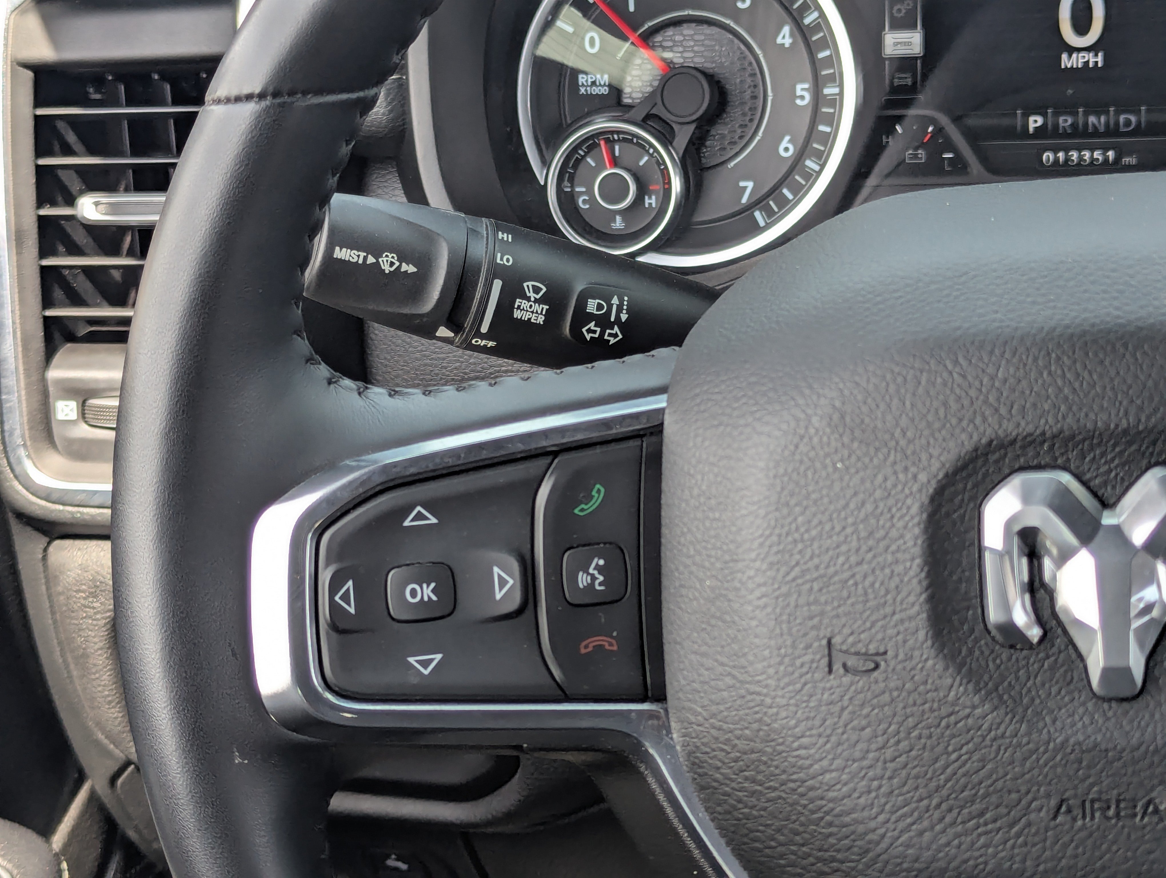 Used 2024 RAM 1500 Laramie AWD/4WD image 23