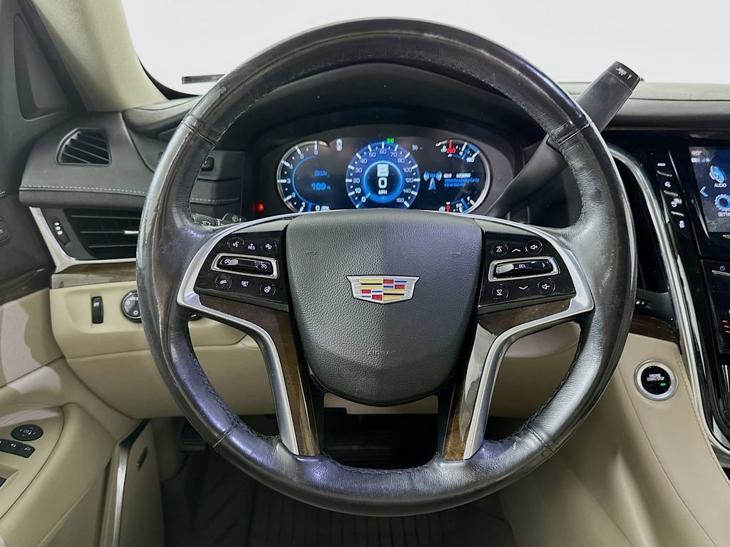 Used 2018 Cadillac Escalade Luxury AWD/4WD image 18