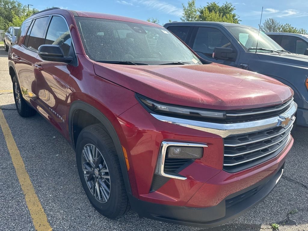 Certified 2025 Chevrolet Traverse LT AWD/4WD image 3
