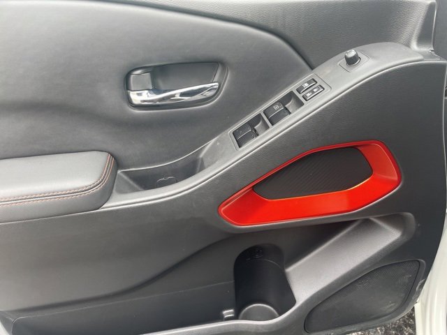 Used 2022 Nissan Frontier PRO-4X image 19