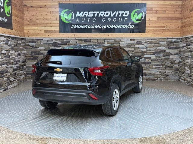 Used 2024 Chevrolet Trax LS FWD image 10