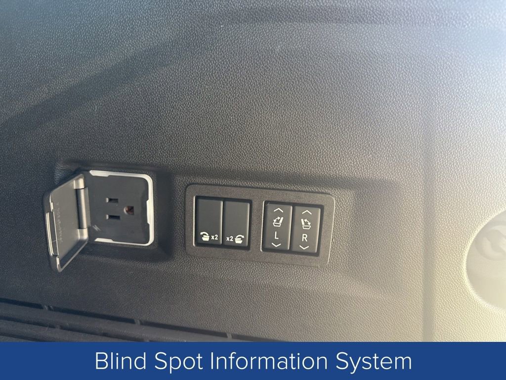 Used 2024 GMC Yukon Denali Ultimate image 8