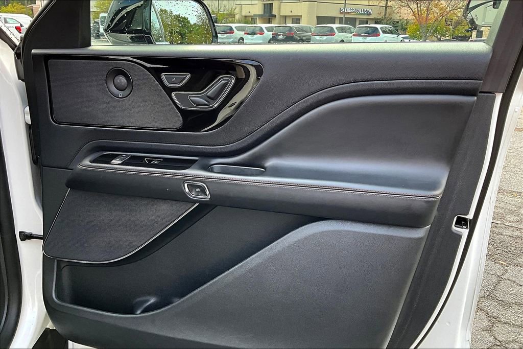 Used 2020 Lincoln Aviator Reserve w/ Class IV Trailer Tow Package image 24