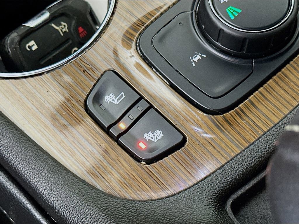 Used 2023 GMC Acadia SLE w/ Driver Convenience Package image 28