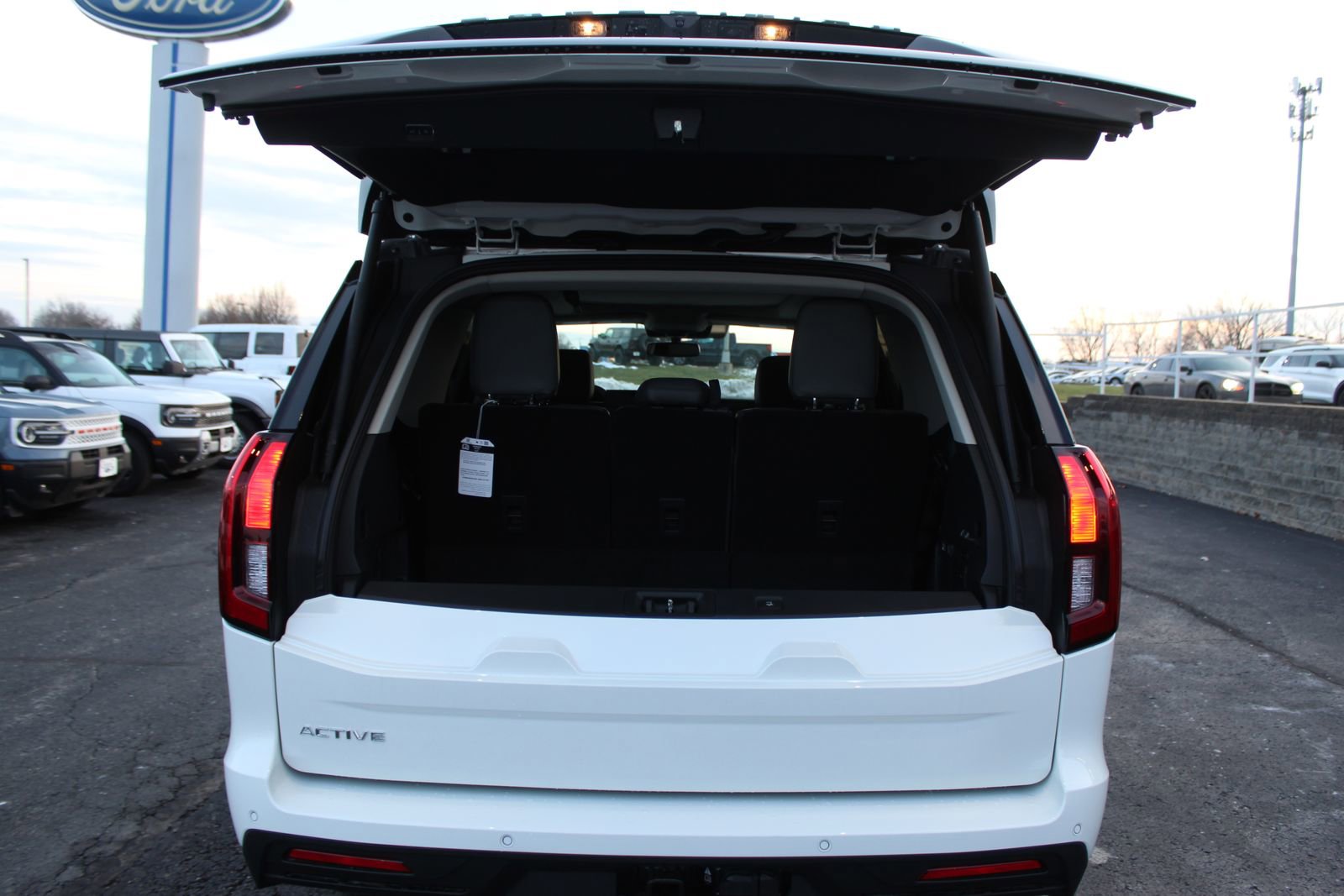 New 2025 Ford Expedition Active image 12