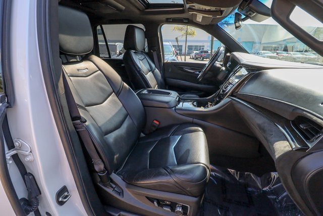 Used 2016 Cadillac Escalade Platinum image 42