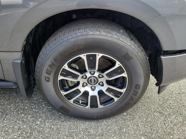 Used 2024 Nissan Titan SV w/ SV Convenience Package image 6