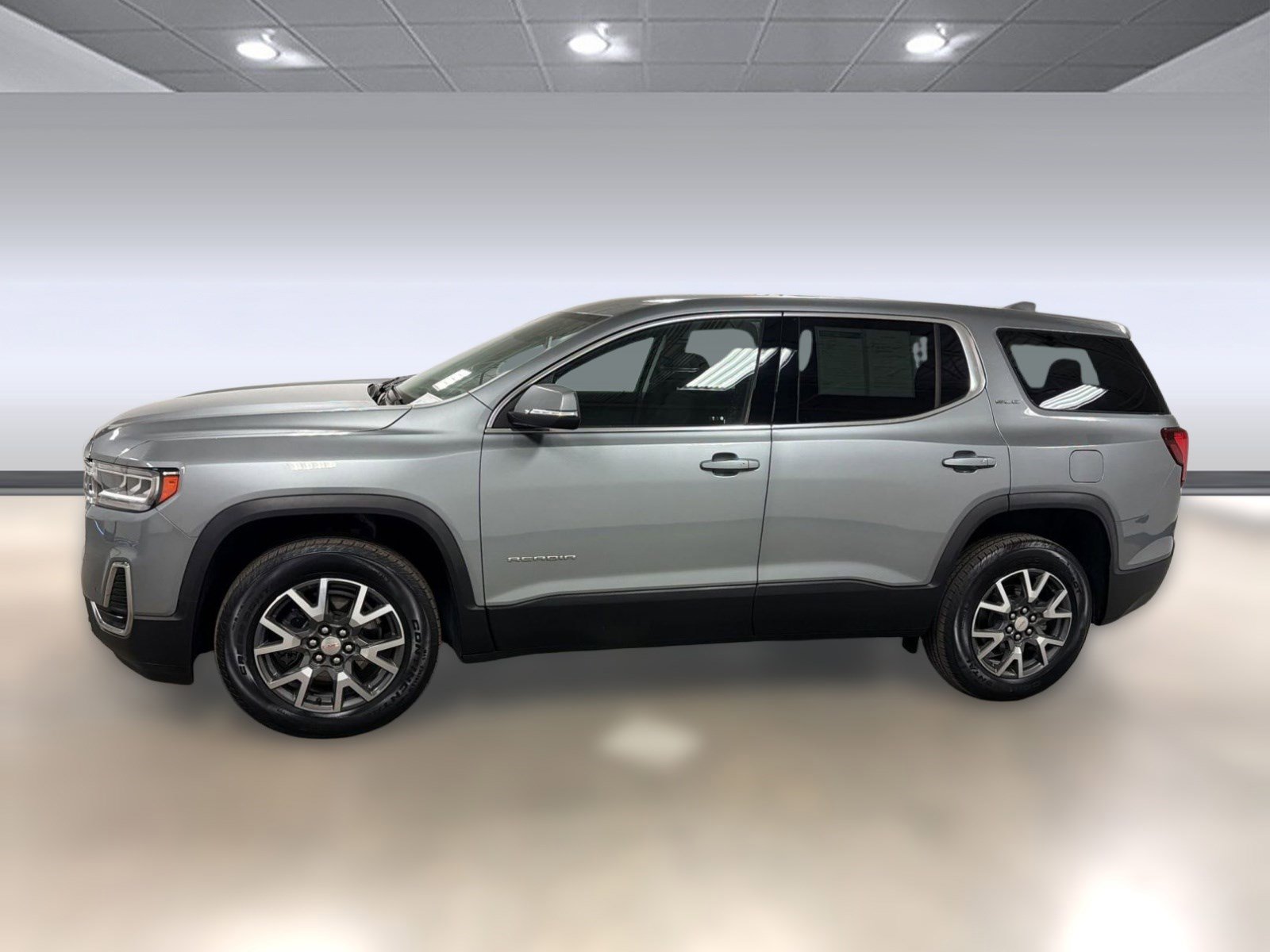 Used 2023 GMC Acadia SLE image 2
