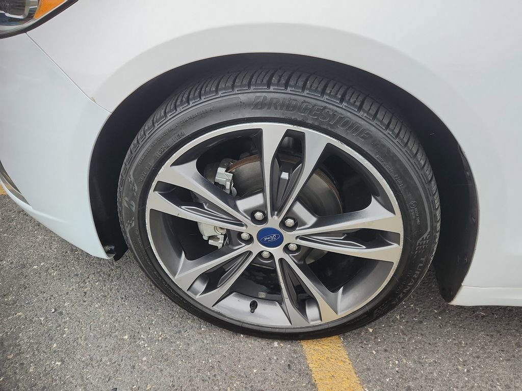 Used 2019 Ford Fusion Titanium image 18