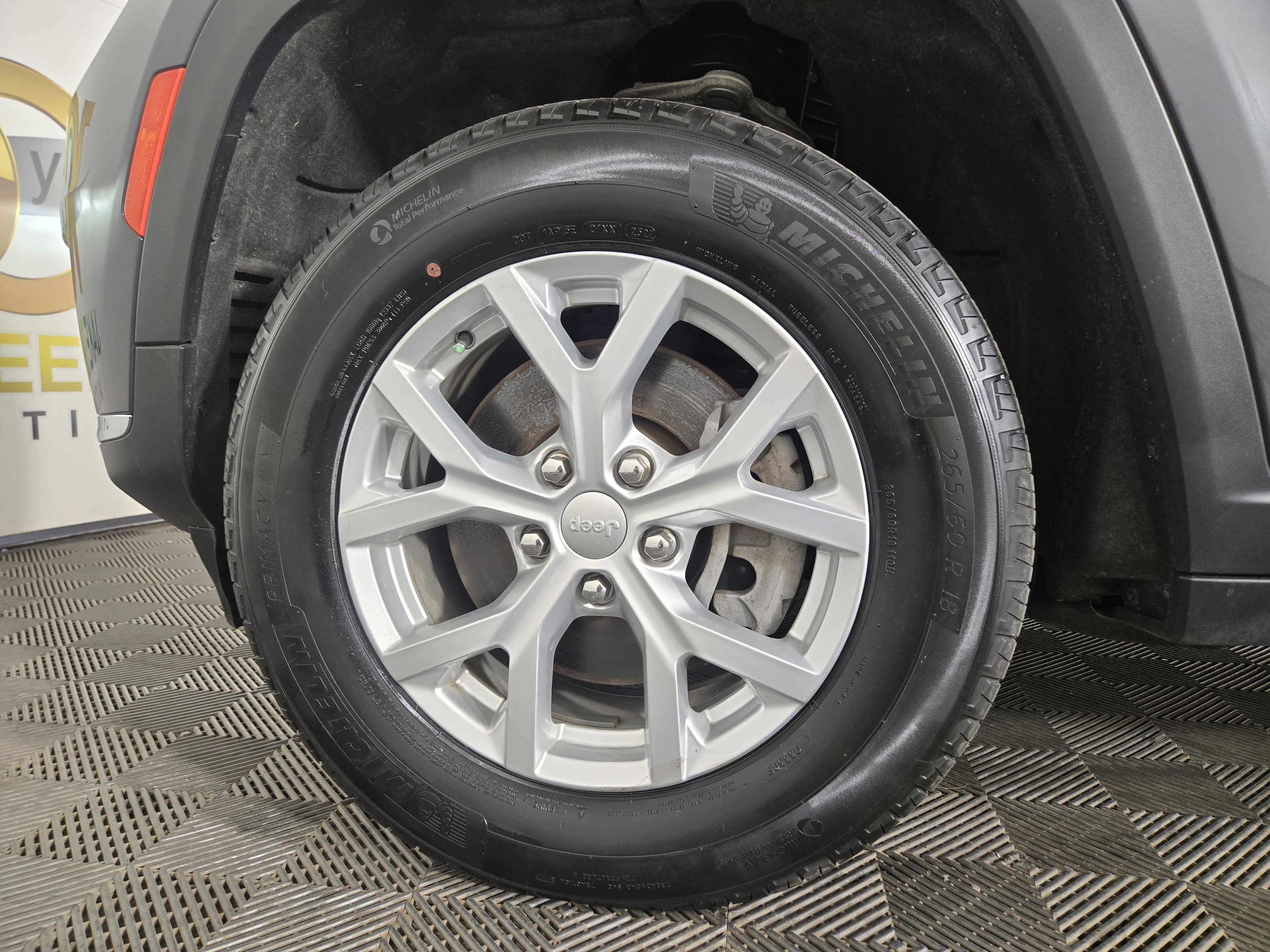 Certified 2023 Jeep Grand Cherokee L Limited w/ Trailer Tow Group (B) image 37