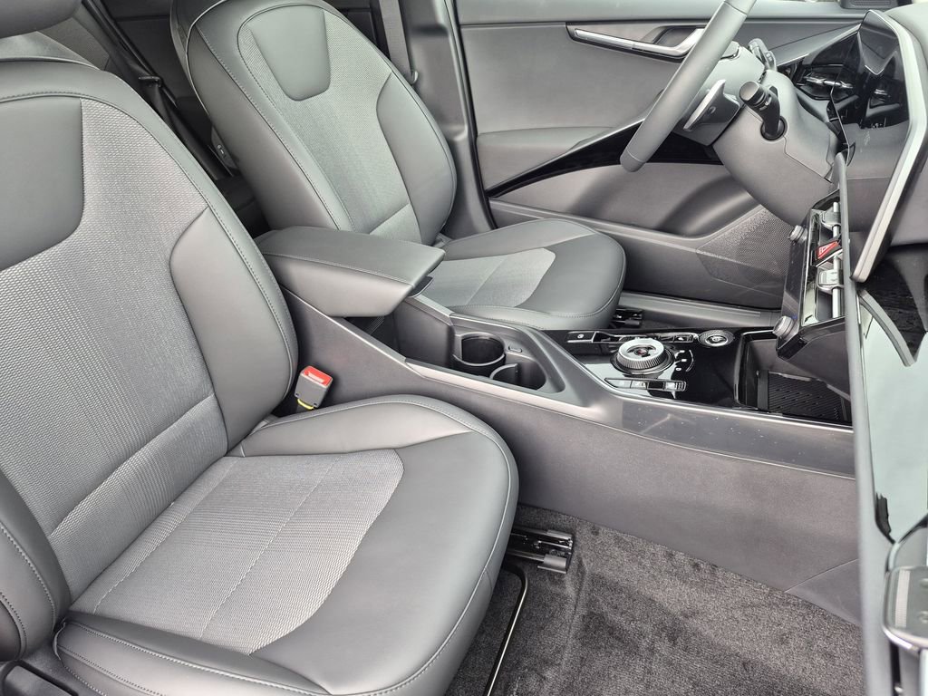 New 2026 Kia Niro Wind FWD image 15