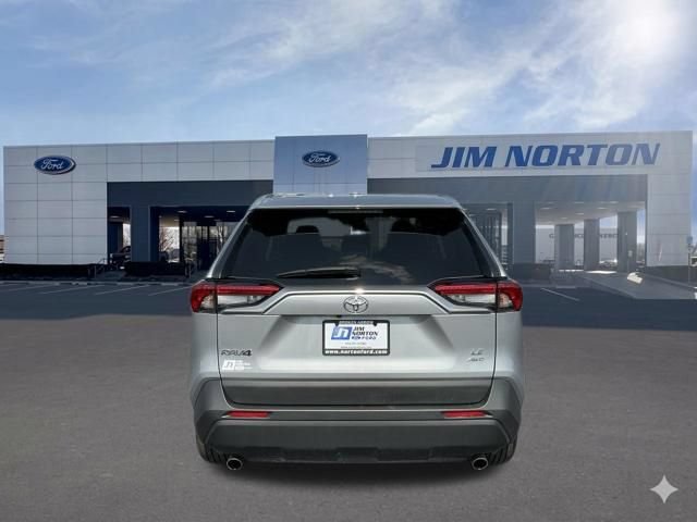 Used 2025 Toyota RAV4 LE AWD/4WD image 6