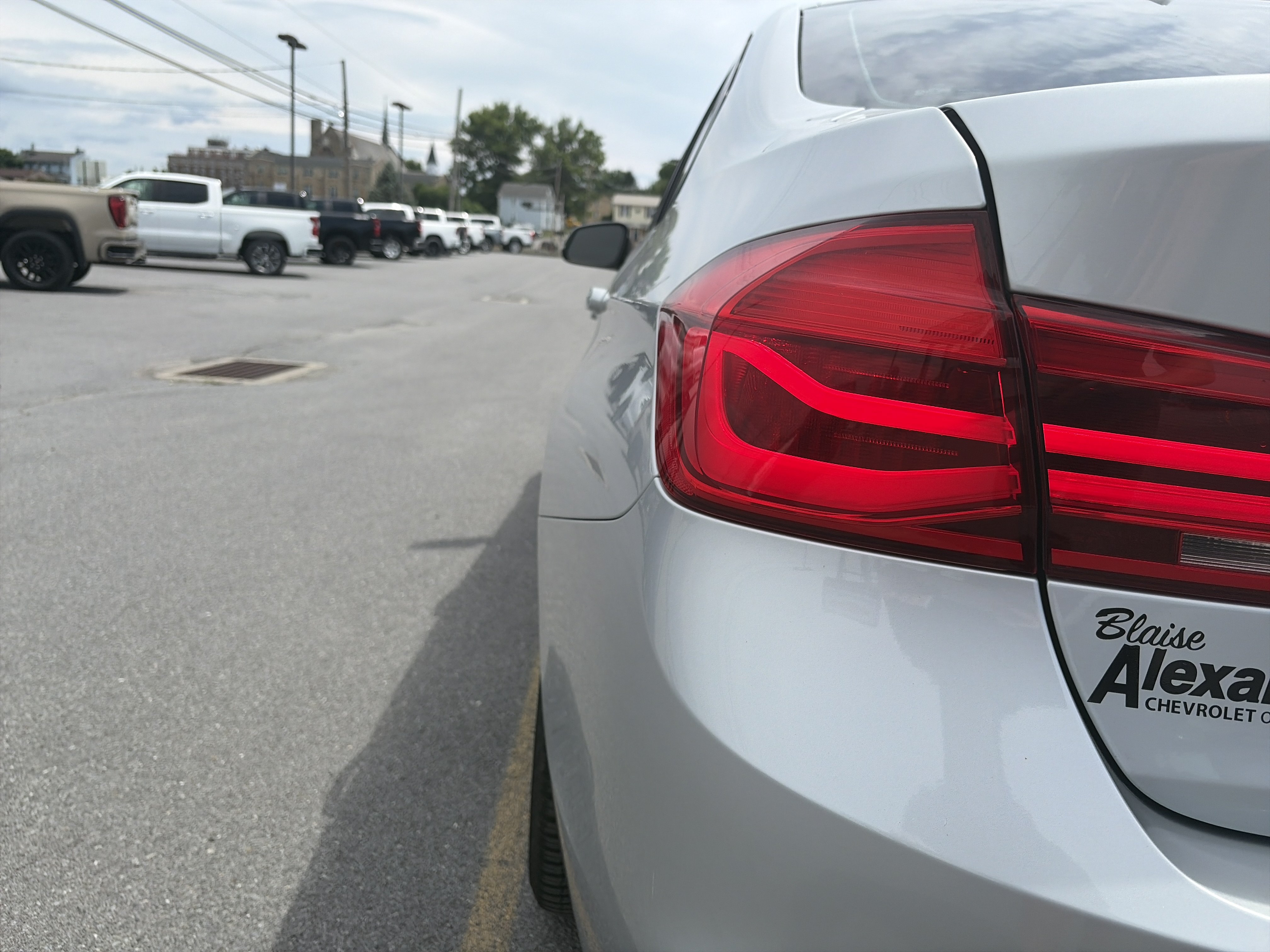 Used 2018 BMW 320i xDrive Sedan AWD/4WD image 12