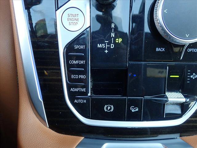 Used 2021 BMW X7 xDrive40i w/ M Sport Package image 25