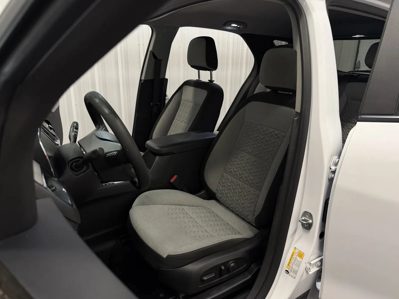 Used 2023 Chevrolet Equinox LS w/ LS Convenience Package AWD/4WD image 38