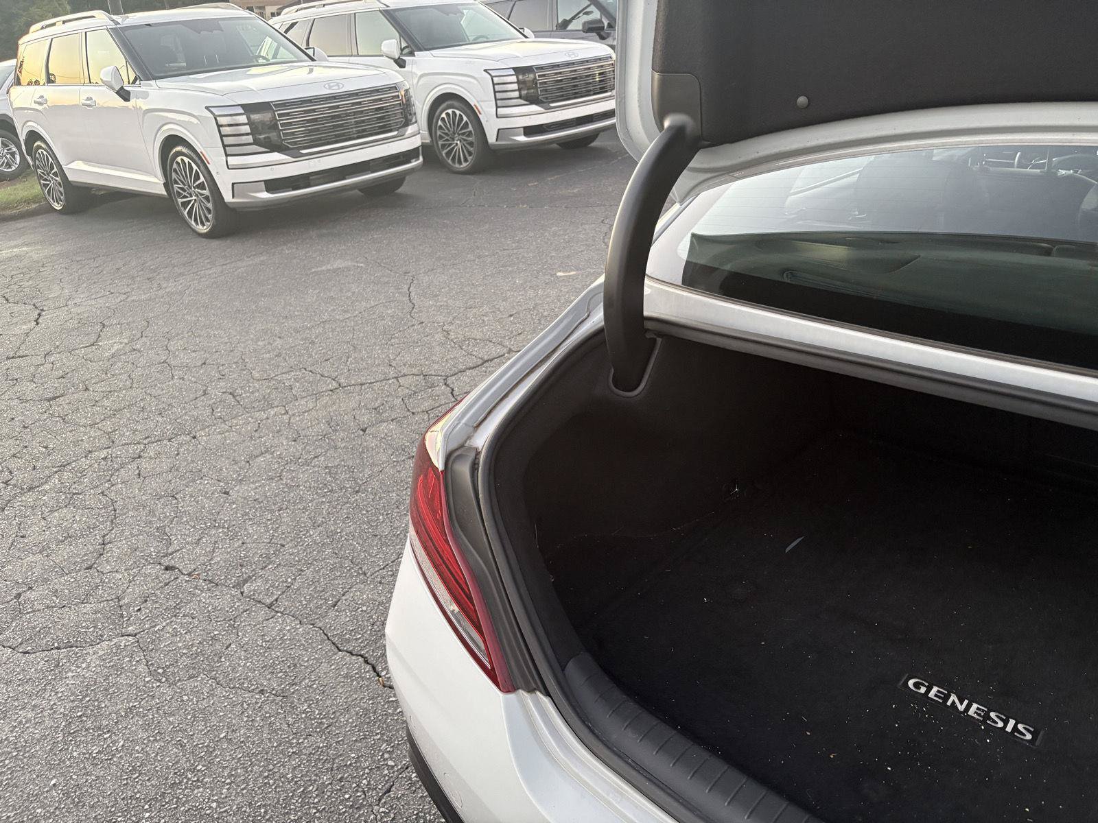 Used 2019 Genesis G70 3.3T image 10
