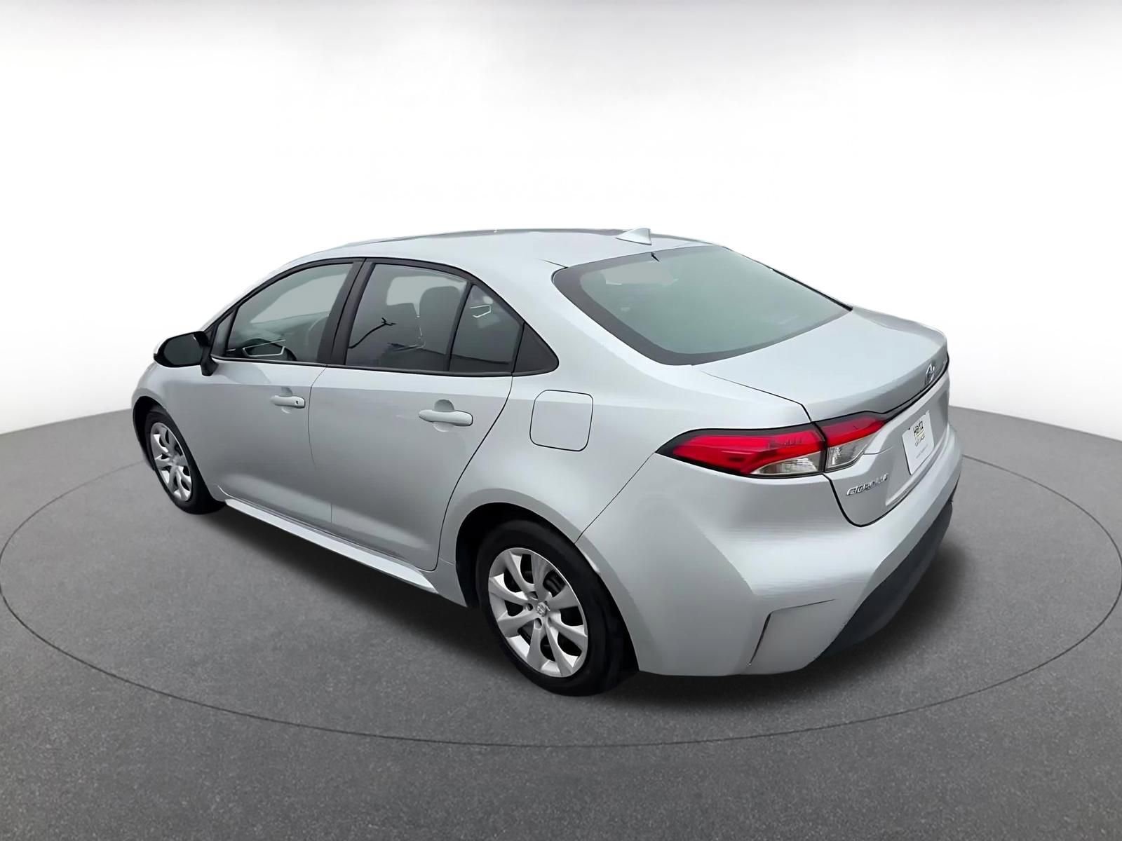 Used 2025 Toyota Corolla LE image 10