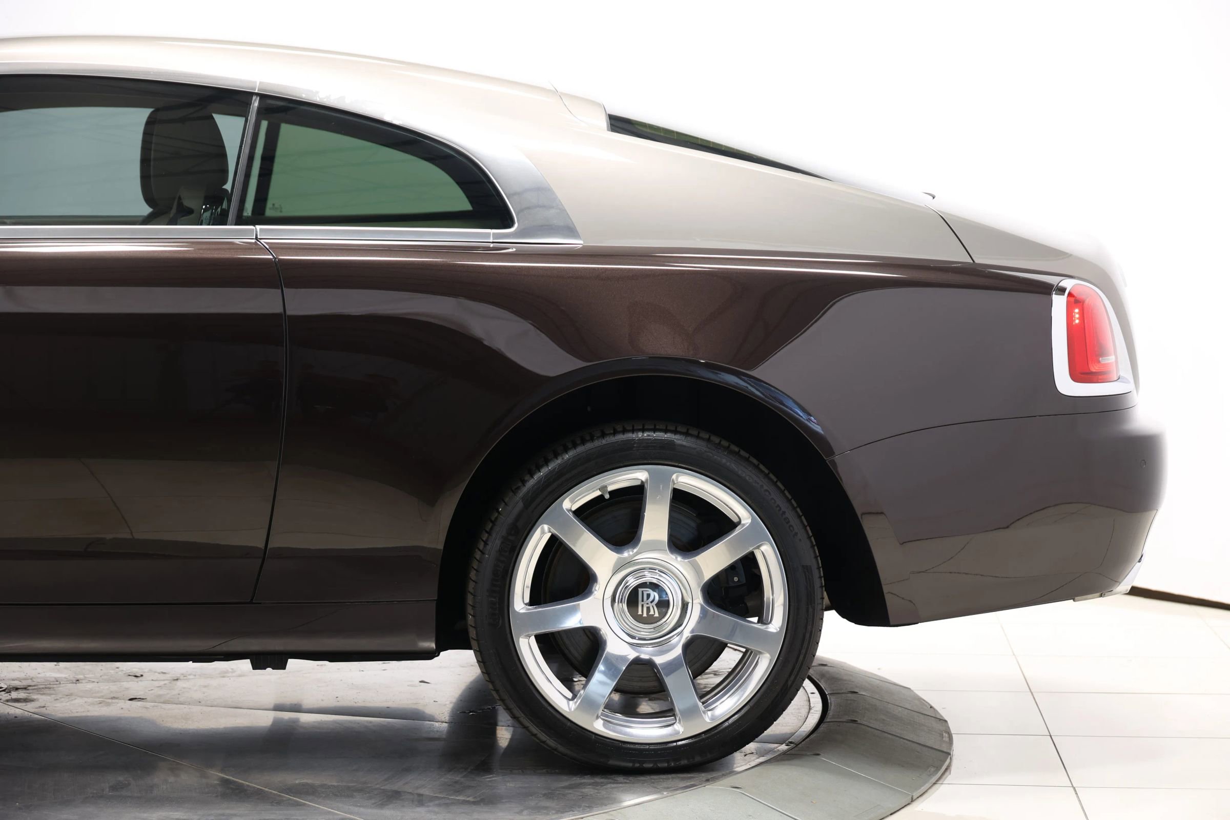 Used 2014 Rolls-Royce Wraith image 14