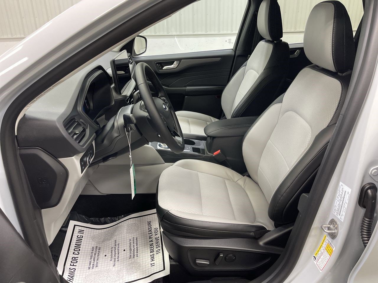 New 2025 Ford Escape SE w/ Class II Trailer Tow Package image 21