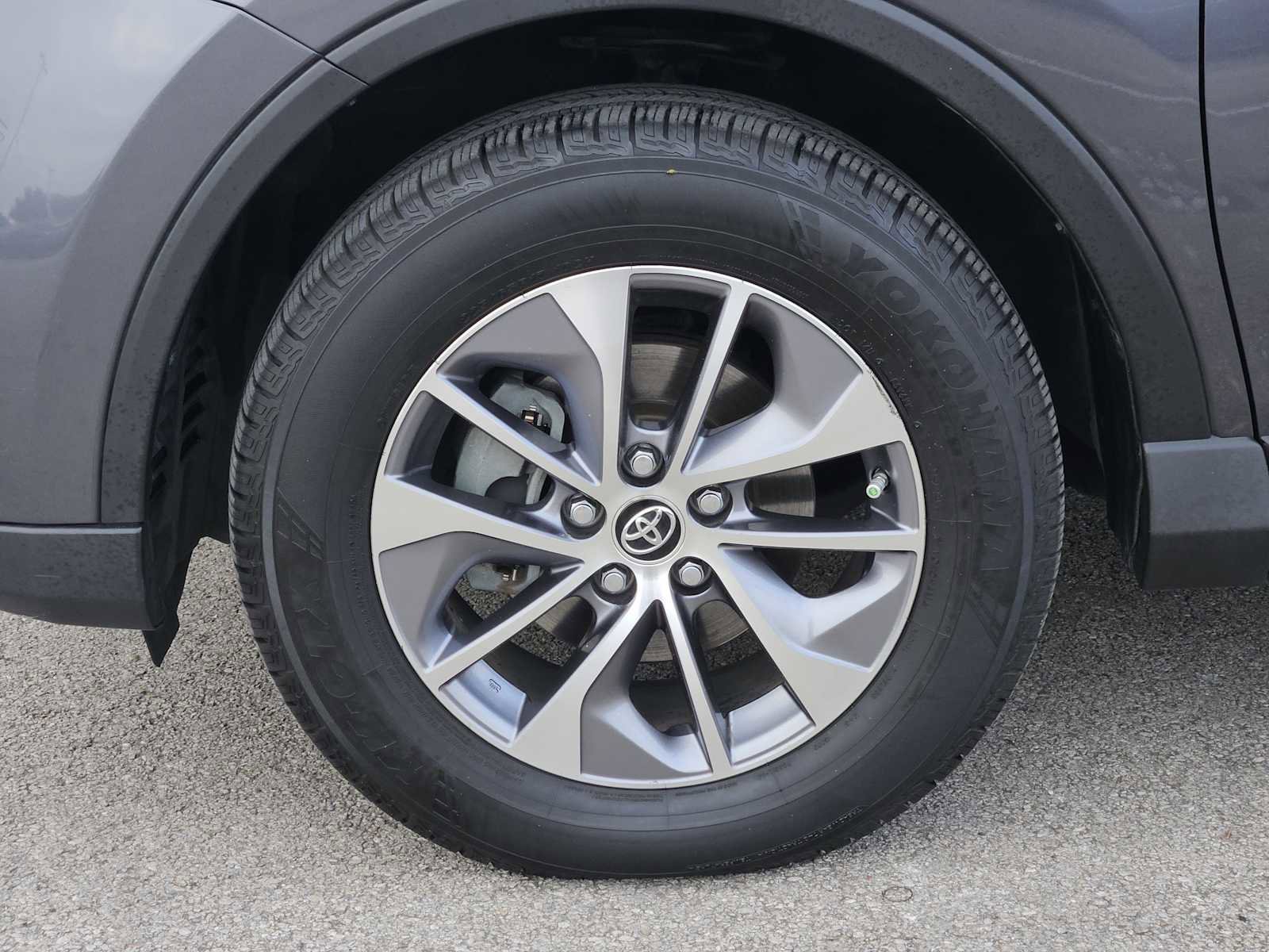 Used 2017 Toyota RAV4 XLE image 9