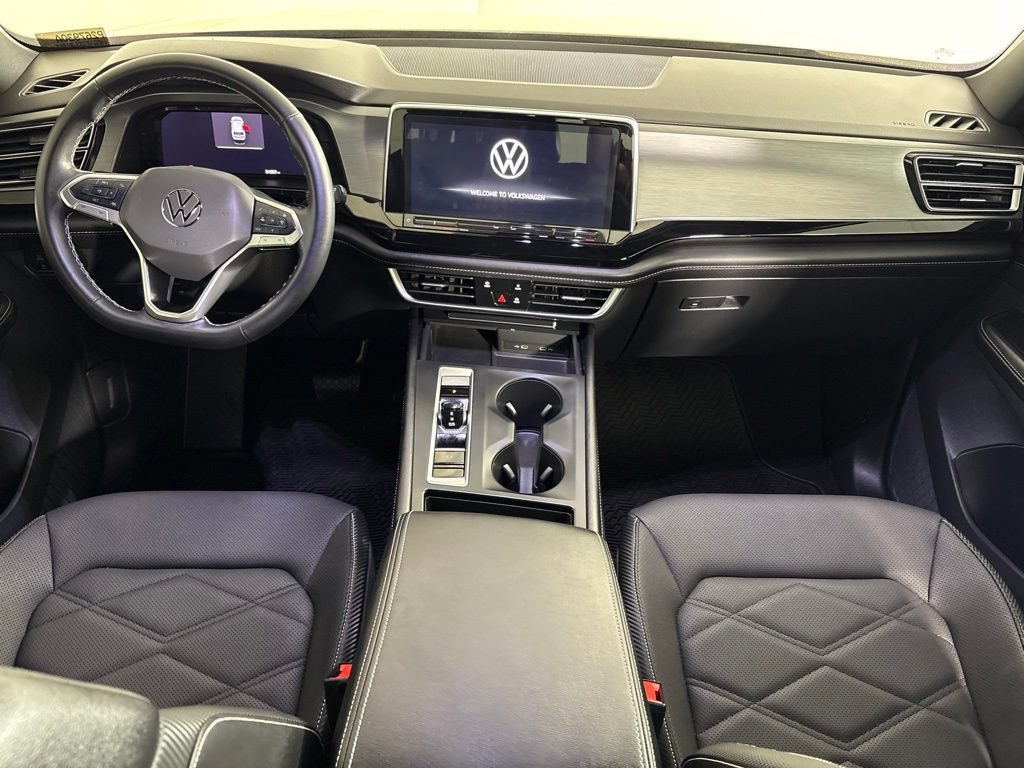 Used 2024 Volkswagen Atlas Cross Sport SE FWD image 17