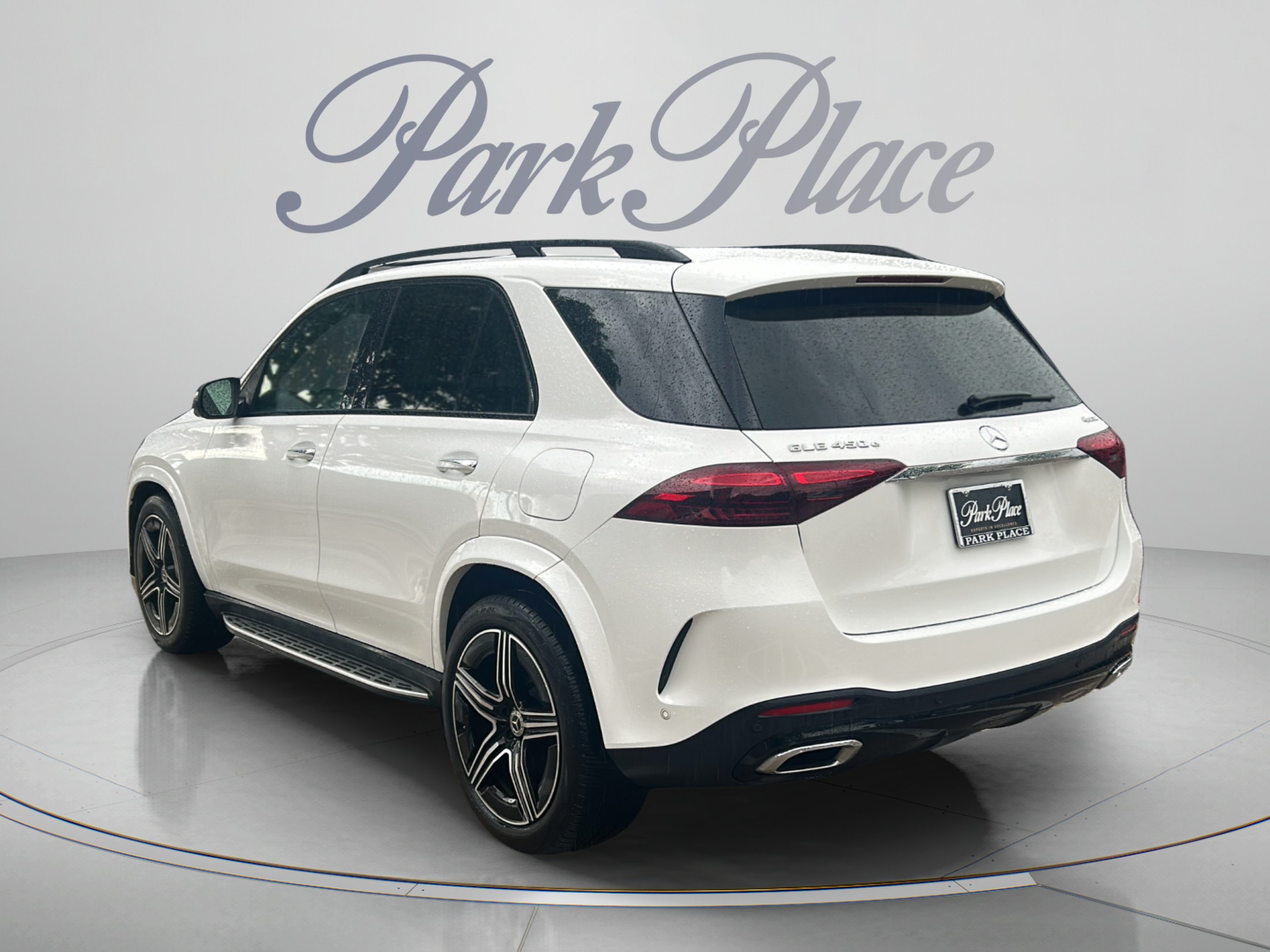Used 2025 Mercedes-Benz GLE 450e 4MATIC image 3