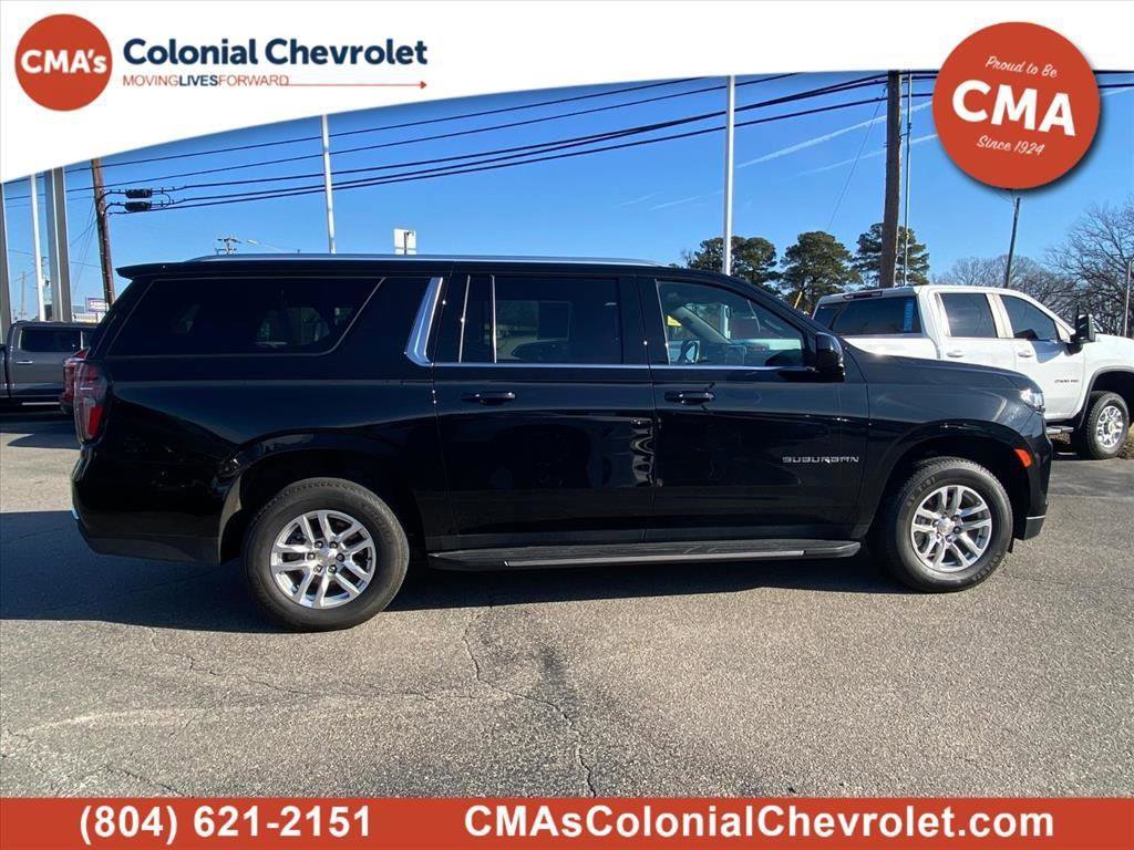 Used 2024 Chevrolet Suburban LT image 2