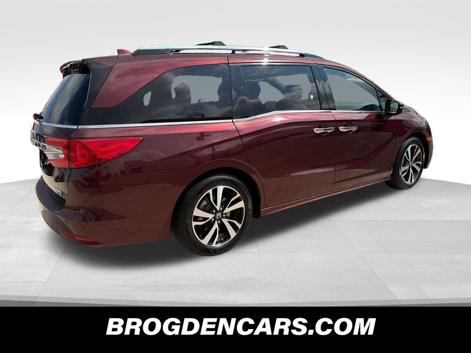 Used 2020 Honda Odyssey Elite image 3