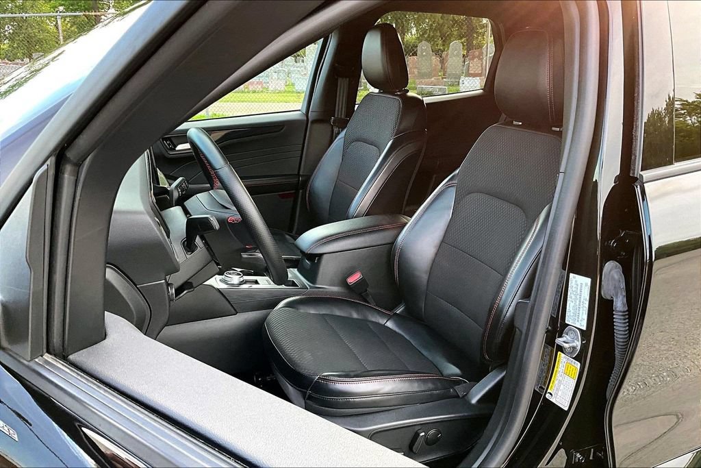 Certified 2024 Ford Escape ST-Line w/ Tech Pack #1 AWD/4WD image 24