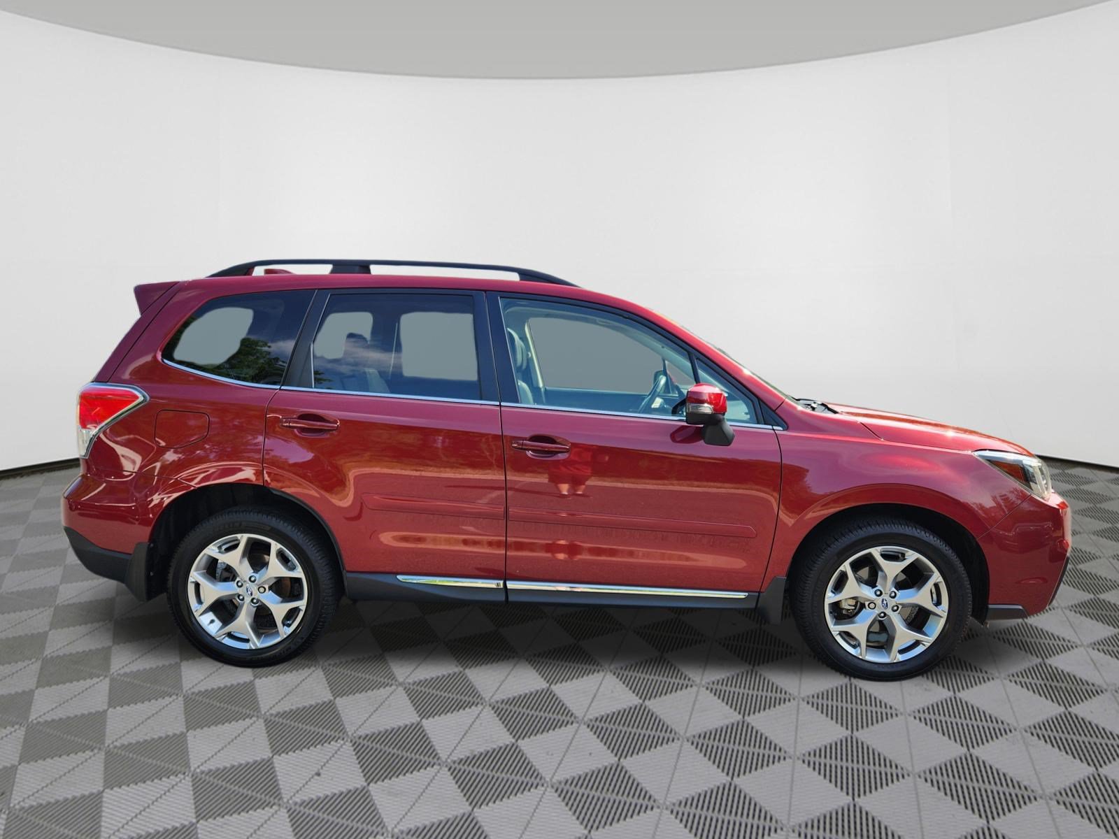 Used 2018 Subaru Forester 2.5i Touring AWD/4WD image 6