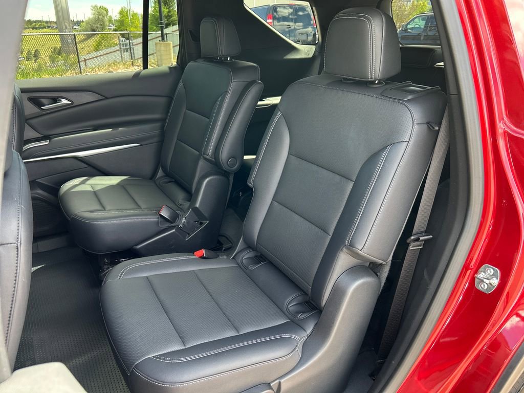 Used 2025 Chevrolet Traverse LT AWD/4WD image 19