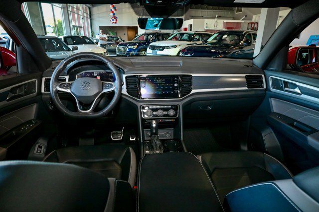 Used 2022 Volkswagen Atlas Cross Sport SEL Premium R-Line image 30