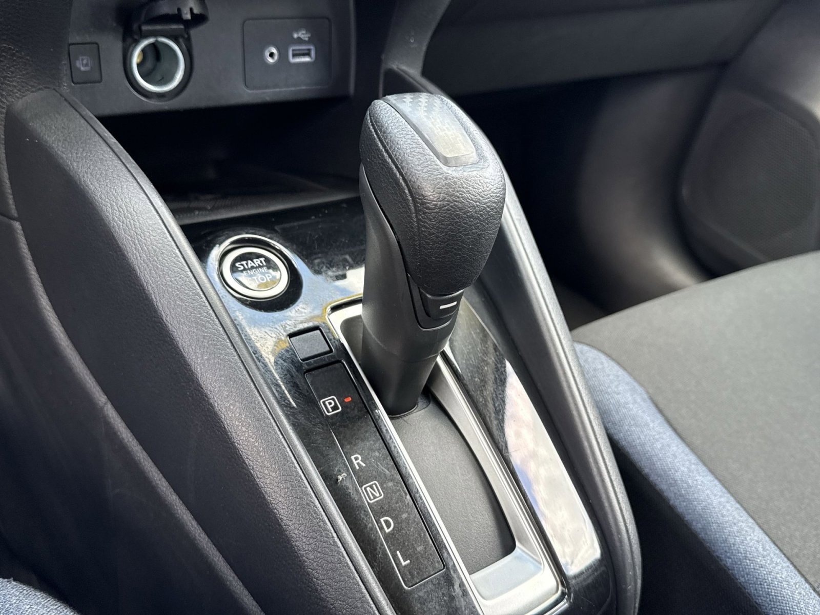 Used 2025 Nissan Versa SV FWD image 23
